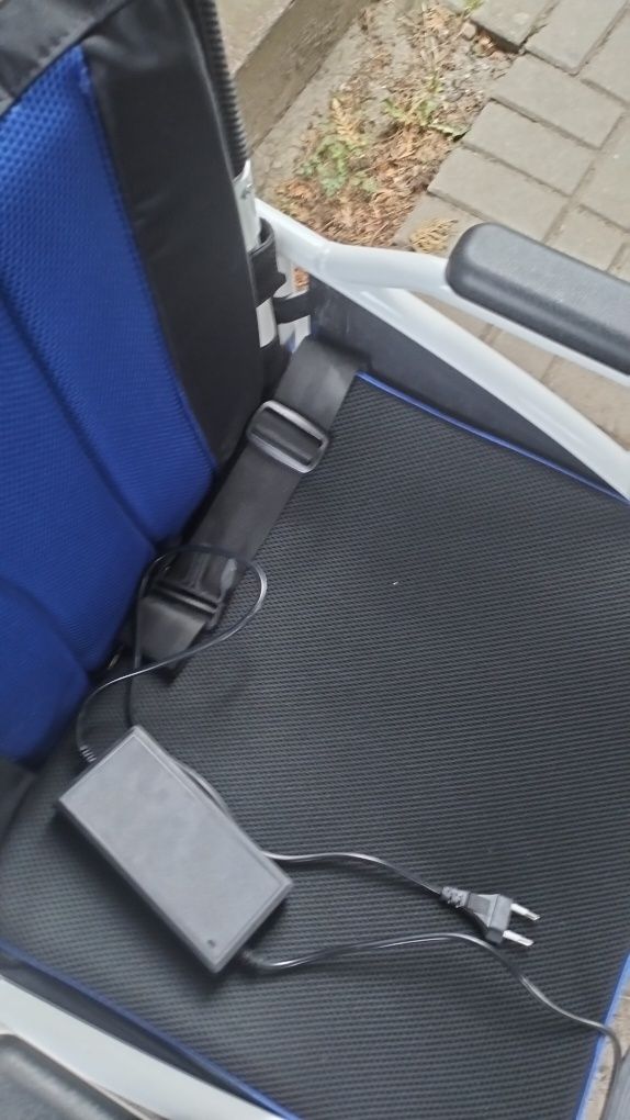 Wózek inwalidzki elektryczny