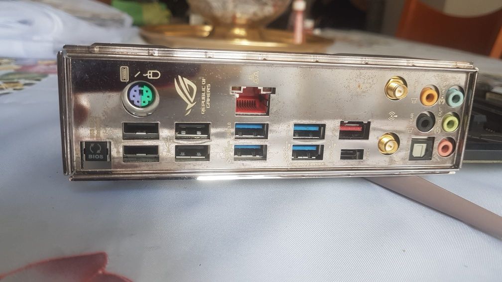 Placa mãe já com acessórios