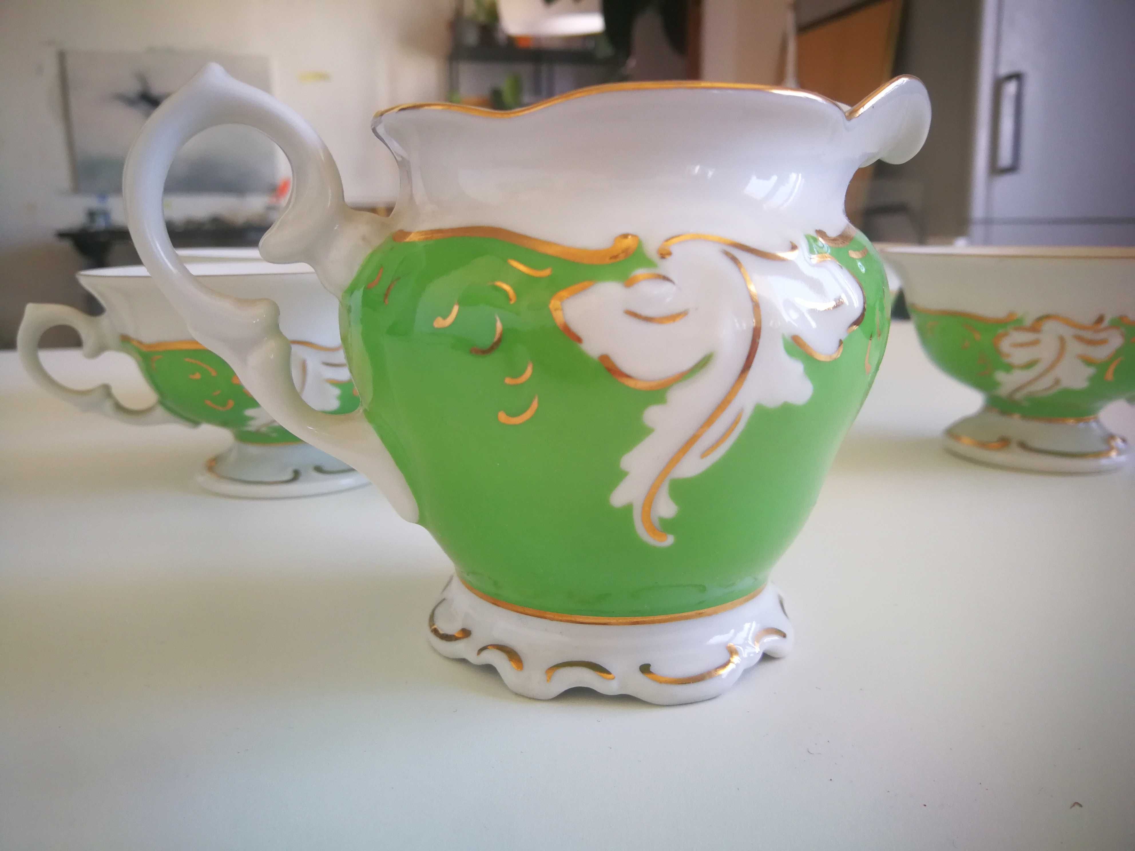 Filiżanki ''Fryderyka'' Fabryka Porcelany Wałbrzych + mlecznik Vintage