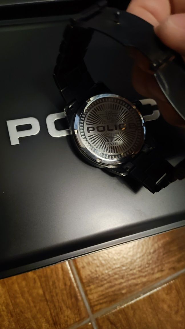 Relógio police caveira