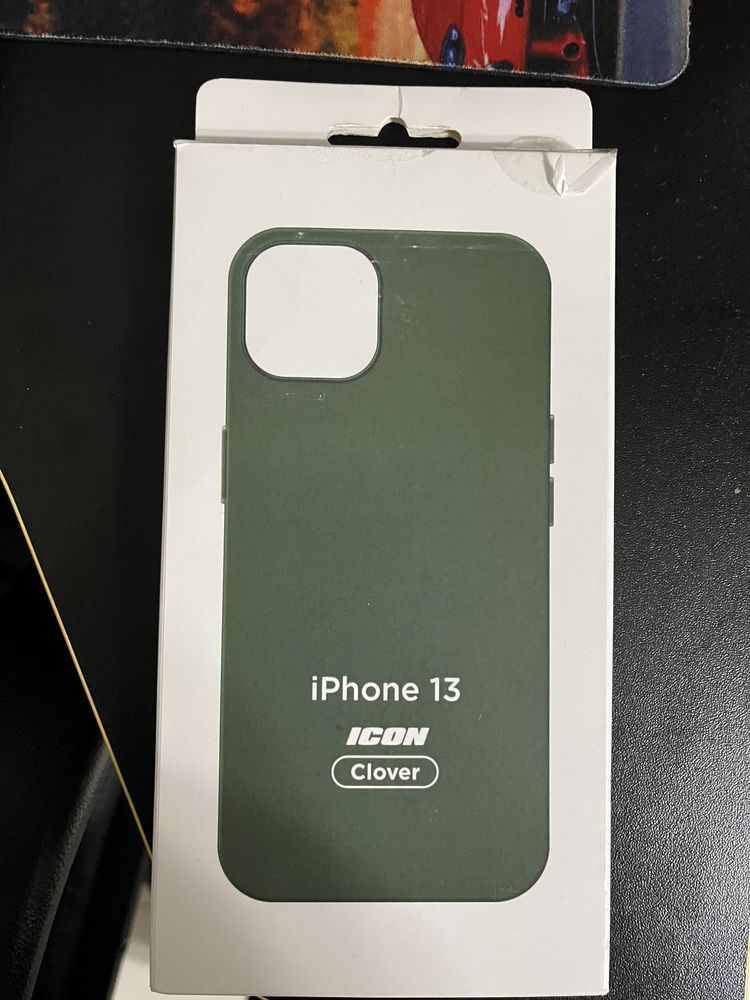 Чехол на iPhone 13