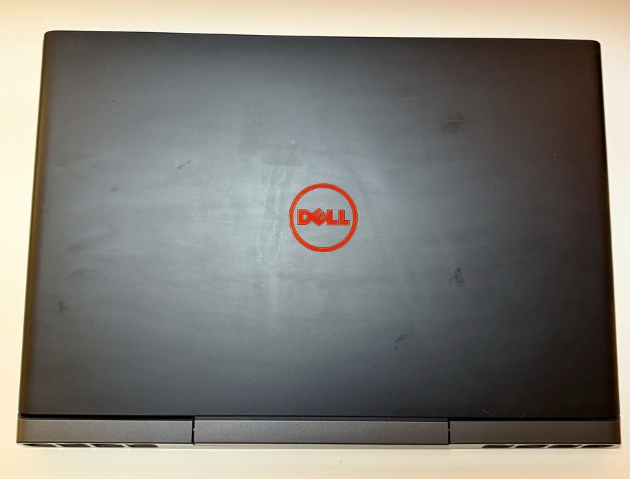 DELL Gaming Inspiron 15 i7-7700HQ GTX 1050Ti 256 SSD + 1 TB HDD