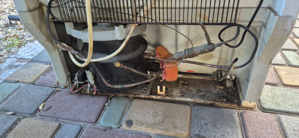 Продам холодильник Hansa 1.8 м.