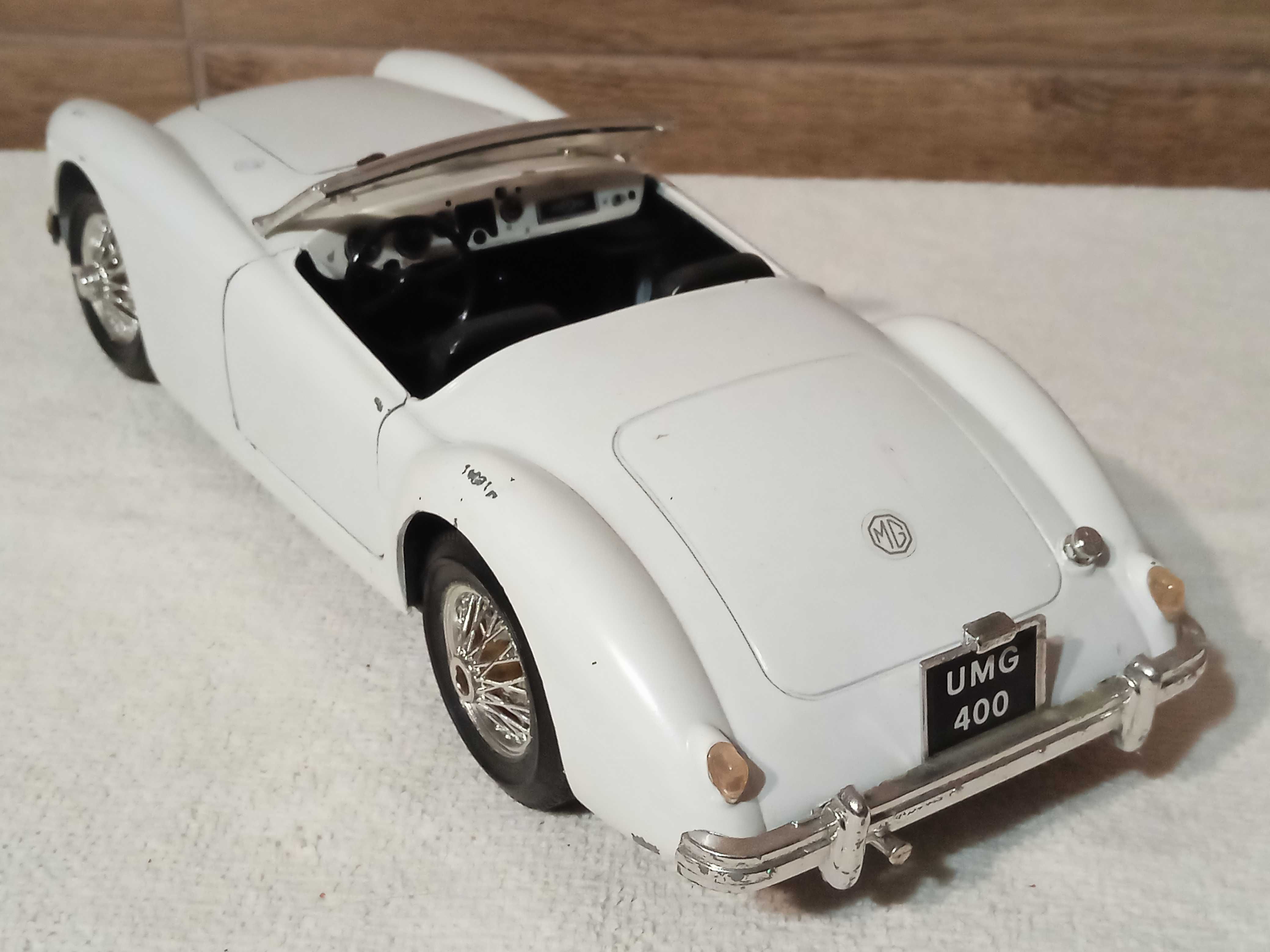 model MGA Twin-Cam 1/16 Polistil