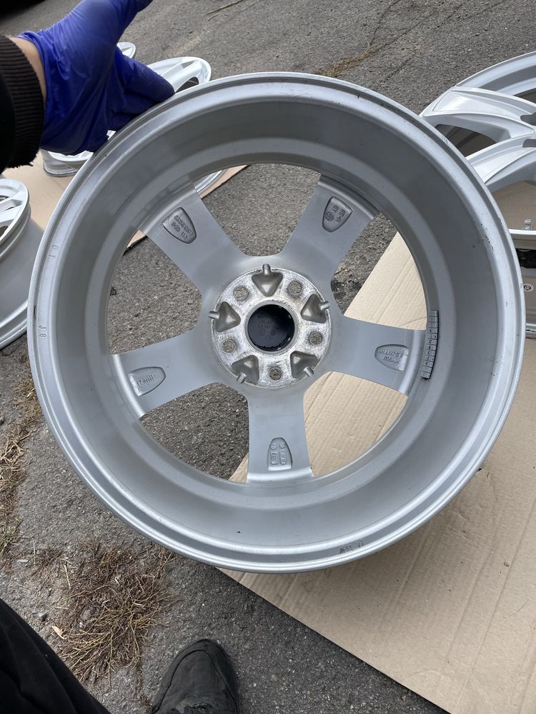 Диски R17/ 5x112/ 6J/ ET38/VW/ Volksvagen/ Passat/ Touran/ Tiguan