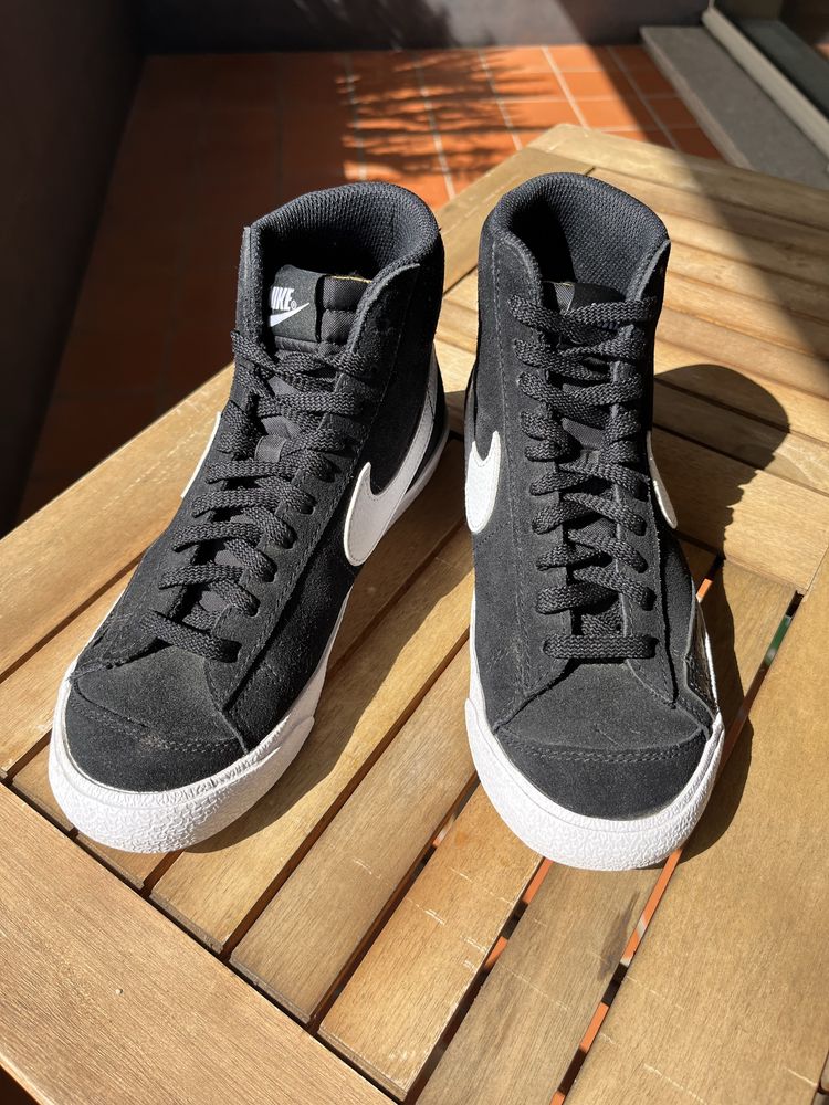 Sapatilhas Nike Blazer Mid 77 preto