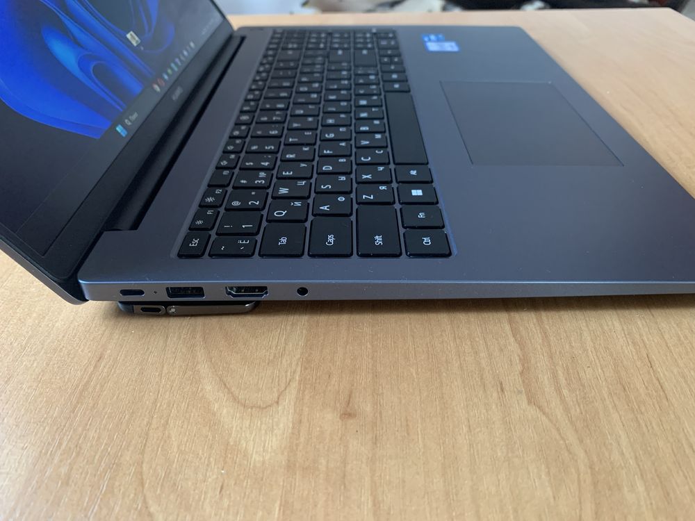 Продам хороший ноутбук HUAWEI MateBook D16