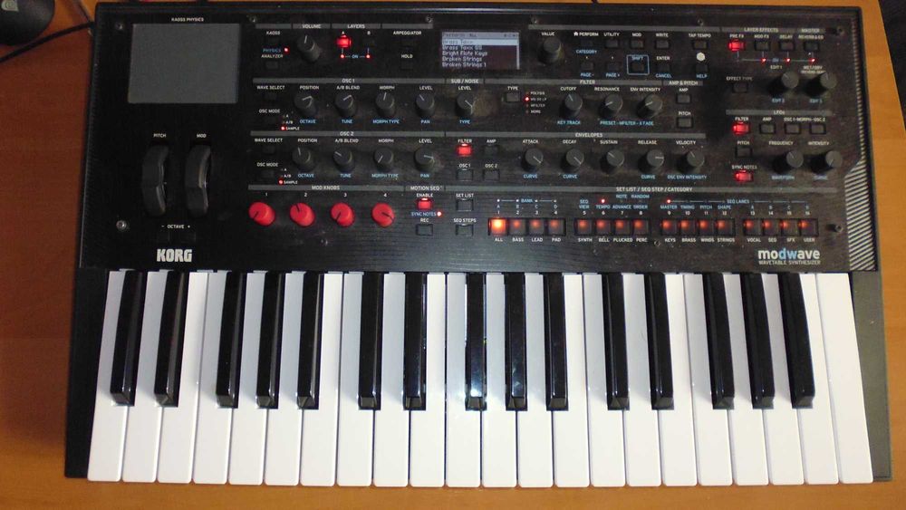 Syntezator Korg Modwave