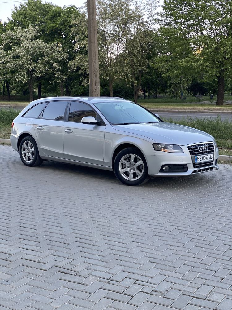 Audi a4 b8 2.0tdi 2011
