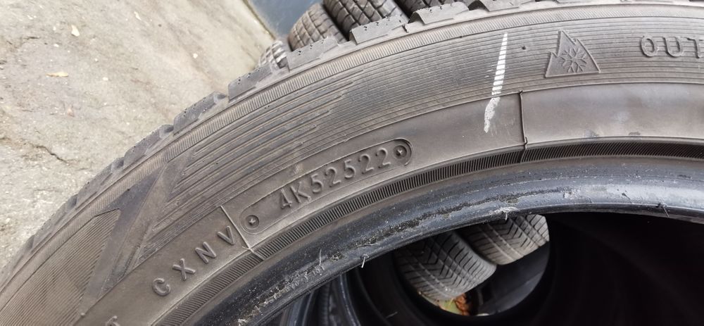 4 x Toyo Snowprox 235/50/19 103V