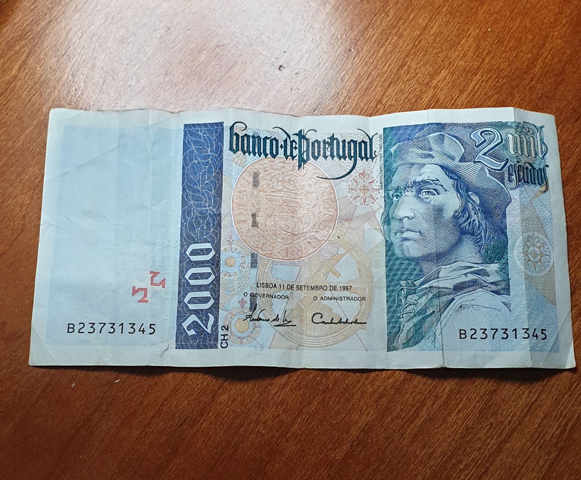 NOTA de 2000 mil escudos do ano 1997