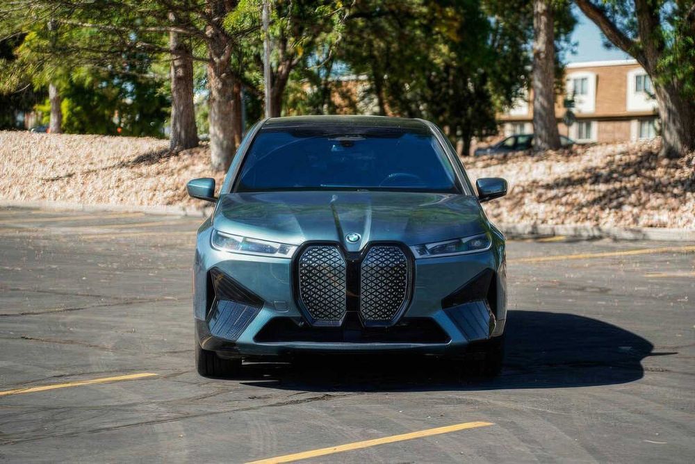 BMW iX M60      2023