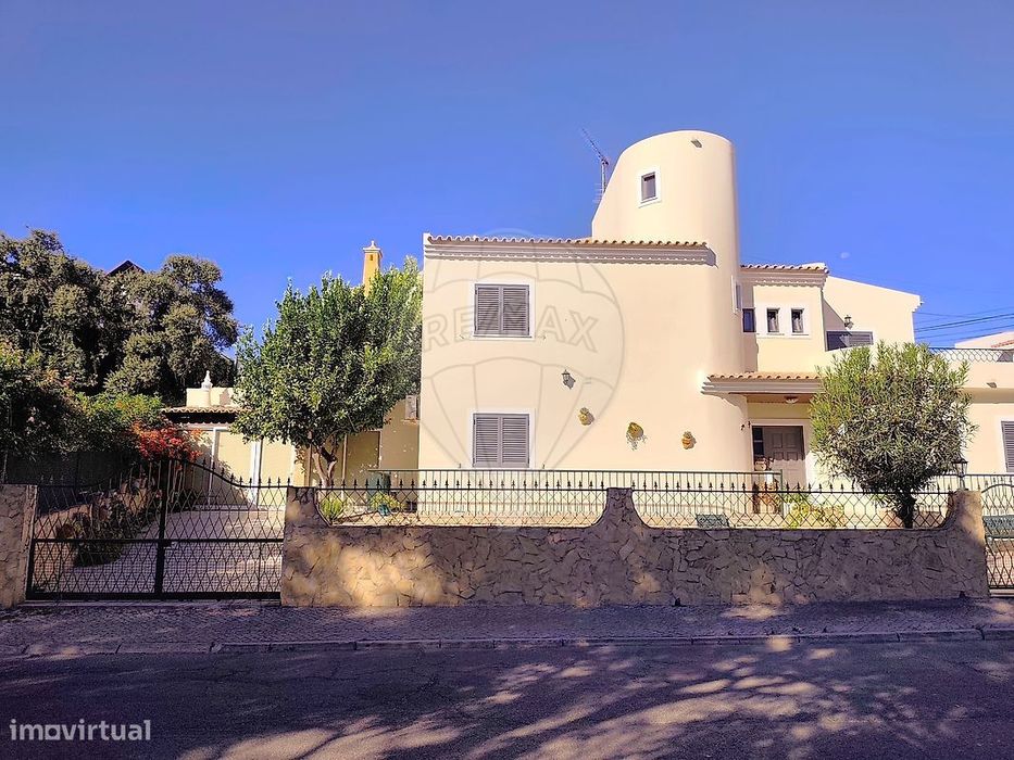 Moradia T4 para arrendamento