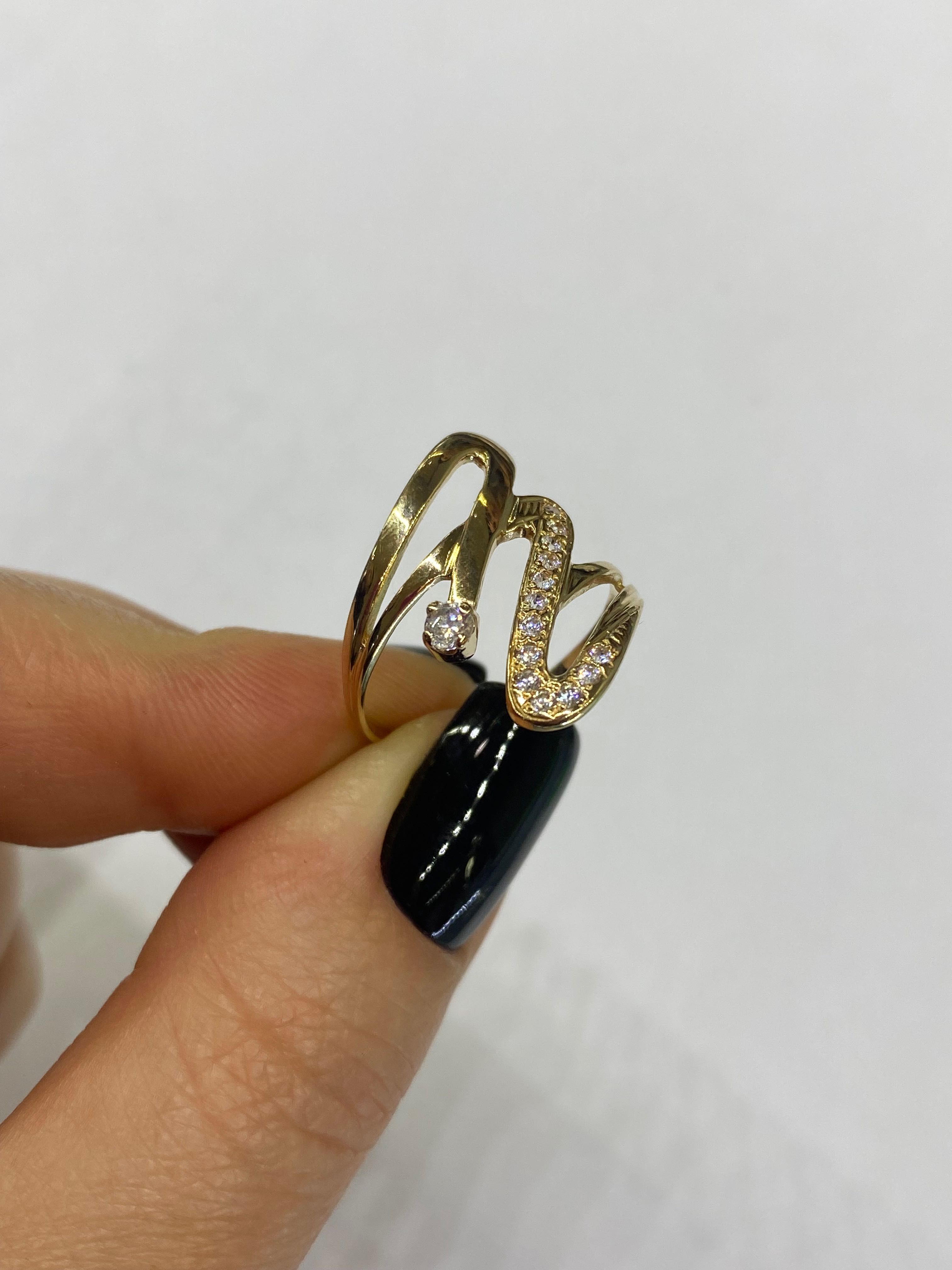 Золотое кольцо 585 18,5 размер 2,63 г