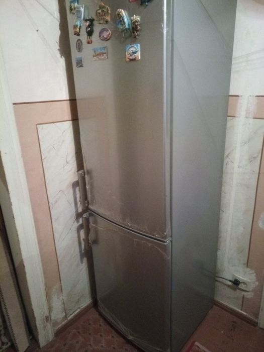 Холодильник Whirpool