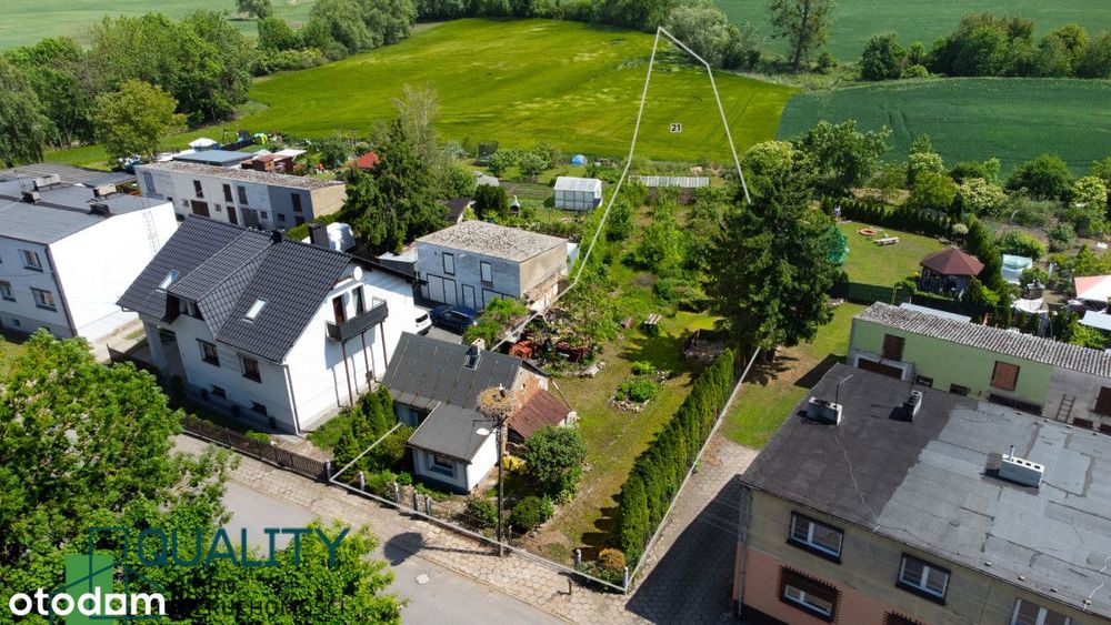 Duża działka z domkiem nad jeziorem w Przystankach