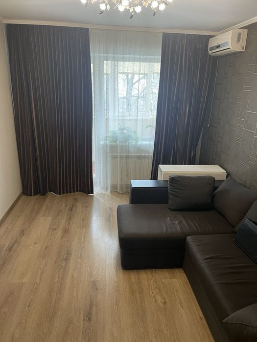 Пропоную в оренду 3 кім по Героїв України