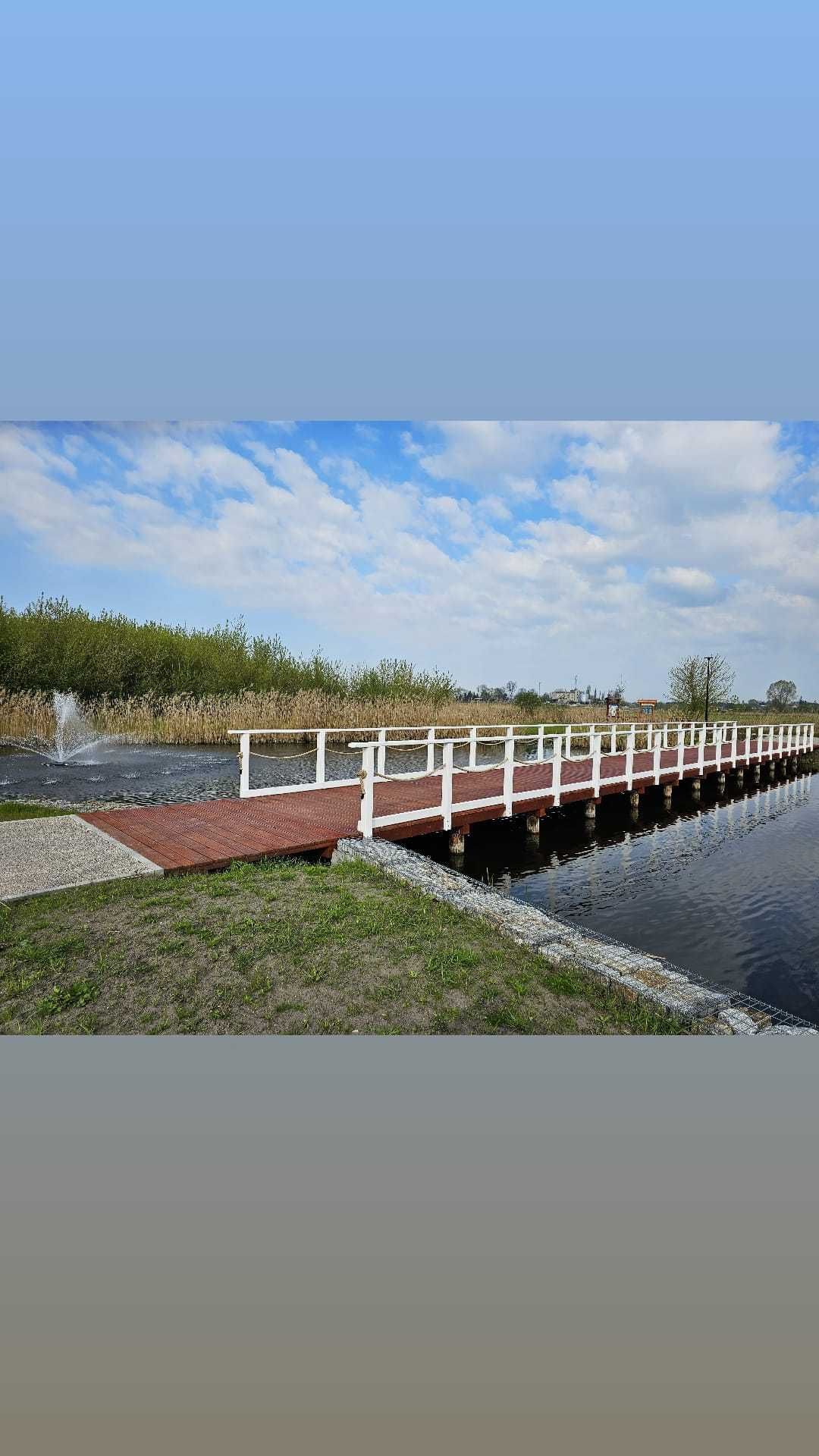 Budowa pomostów stacjonarnych wbijanie pali, pomost na palach