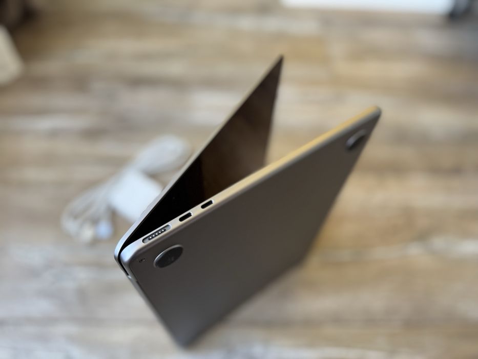 MacBook Air M2 2022 8Gb ssd 250Gb