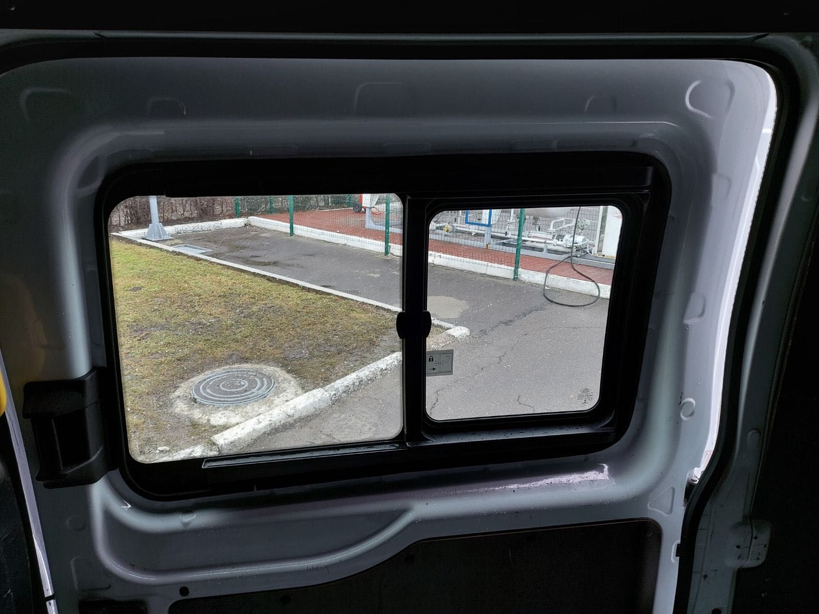 Форточка оконный Блок стекло Форд Транзит Ford Transit
стеклопакет