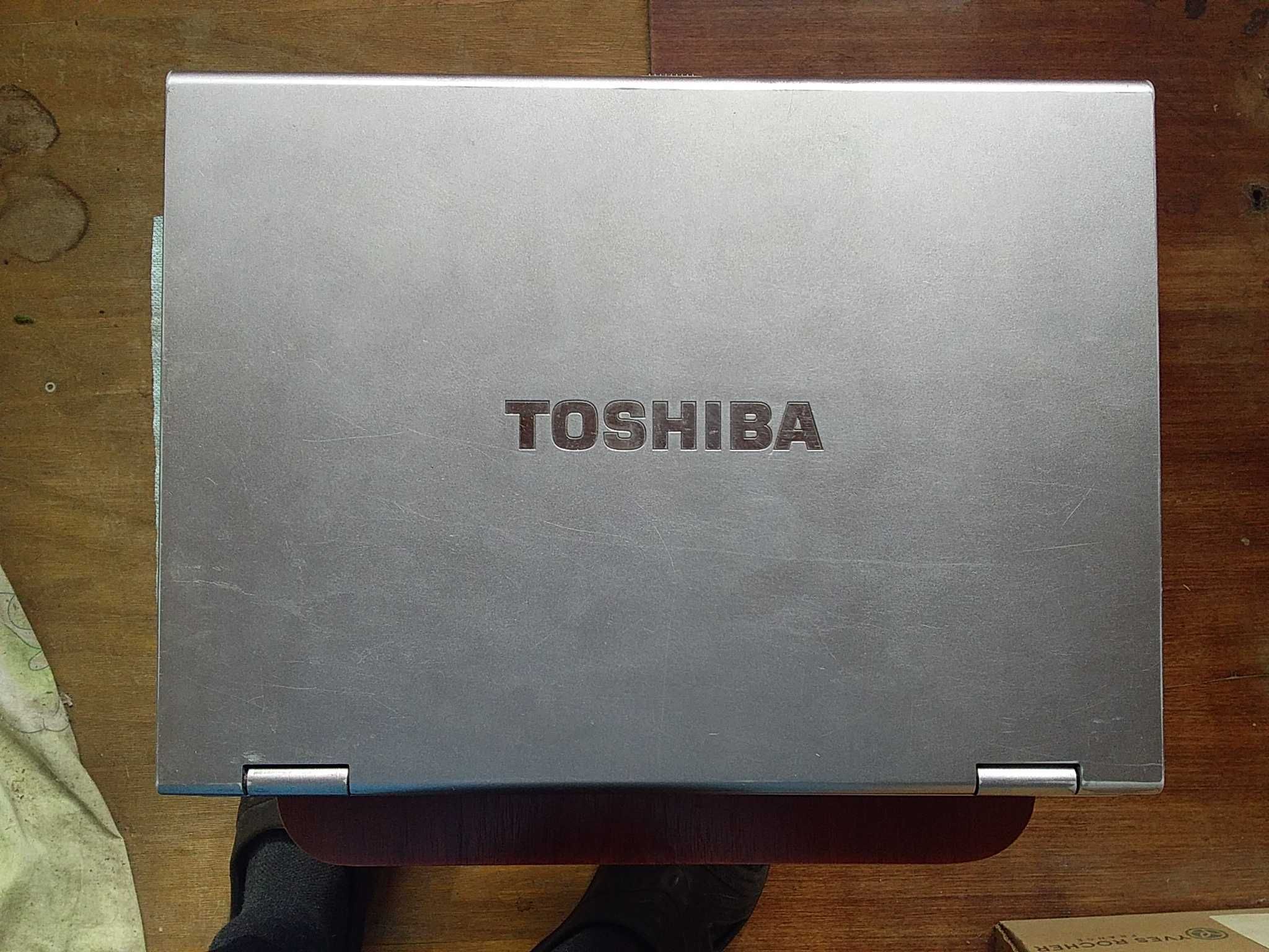 Продам ноутбук 
TOSHIBA Tecra  R9-S9019X