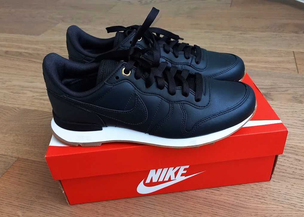 Жіночі фірмові кросівки NIKE Internationalist Premium. Нові!