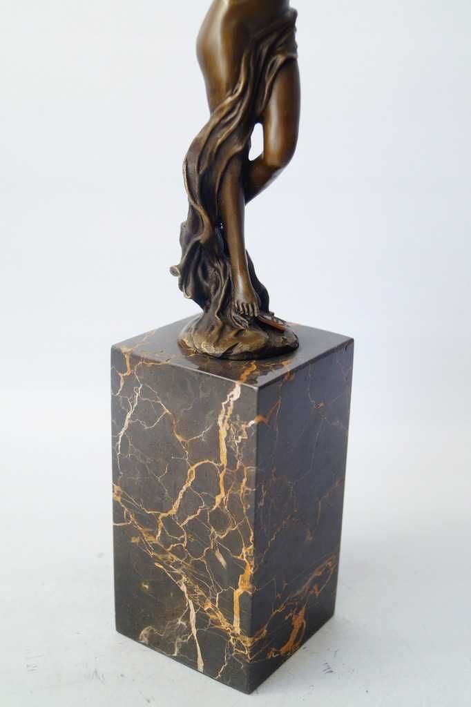 Kobieta secesyjna figura rzeźba z brązu