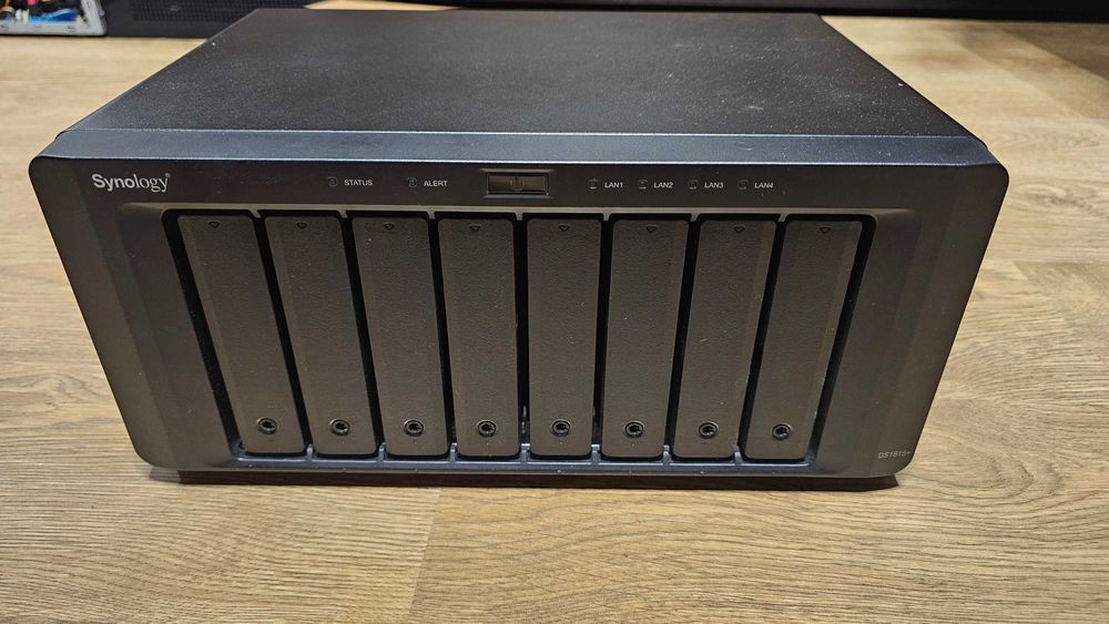 Serwer plików NAS Synology DS1815+ Intel Atom C2538 2.4 GHz 8GB DDR3