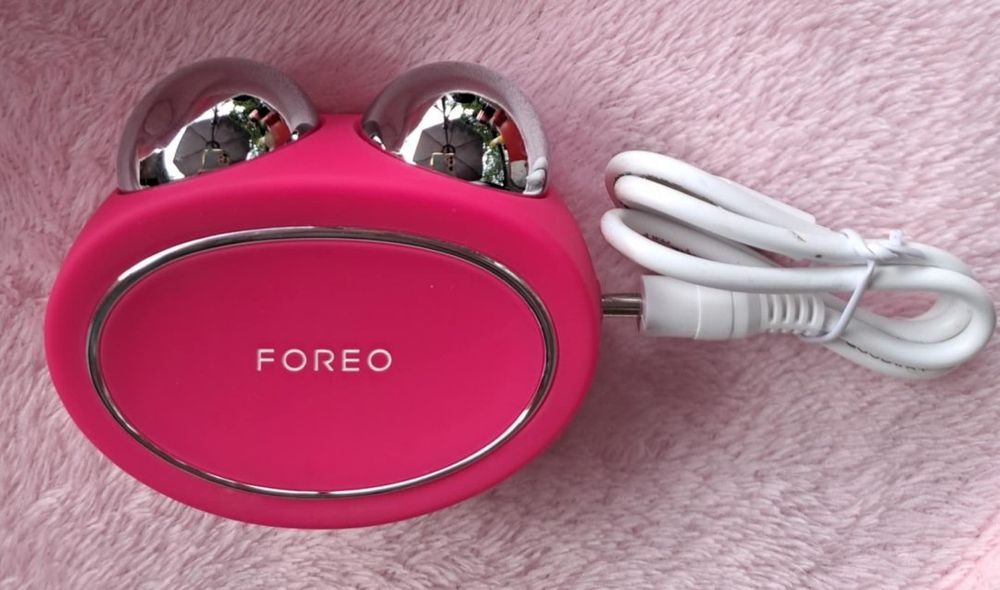 FOREO BEAR Urządzenie do modelowania twarzy mikroprądem