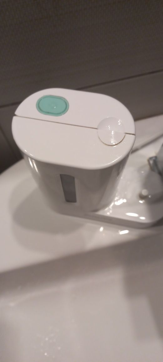 Stacja ładujaco -czyszcząca. Ładowarka i Sanitizer UV HX6160/D Philips