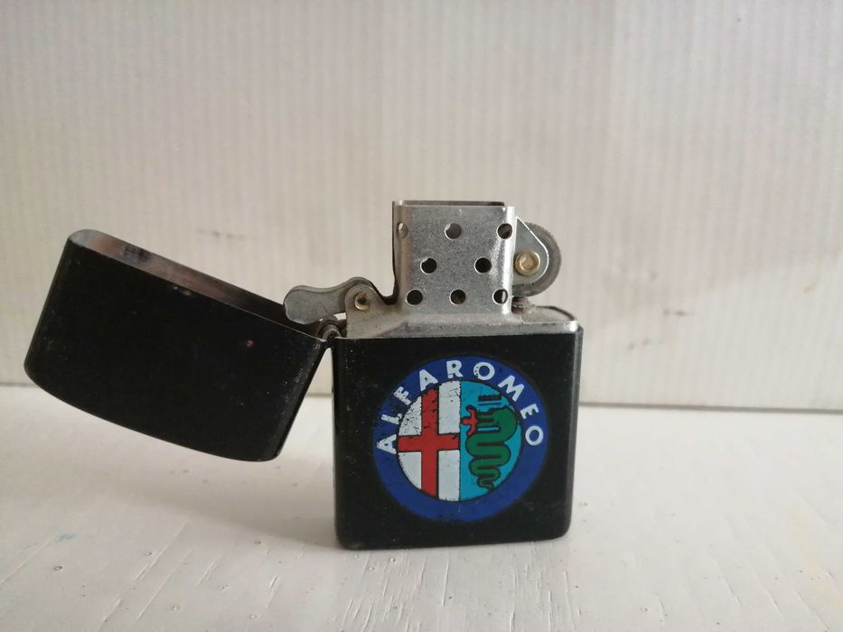 Lindíssimo isqueiro Alfa Romeo