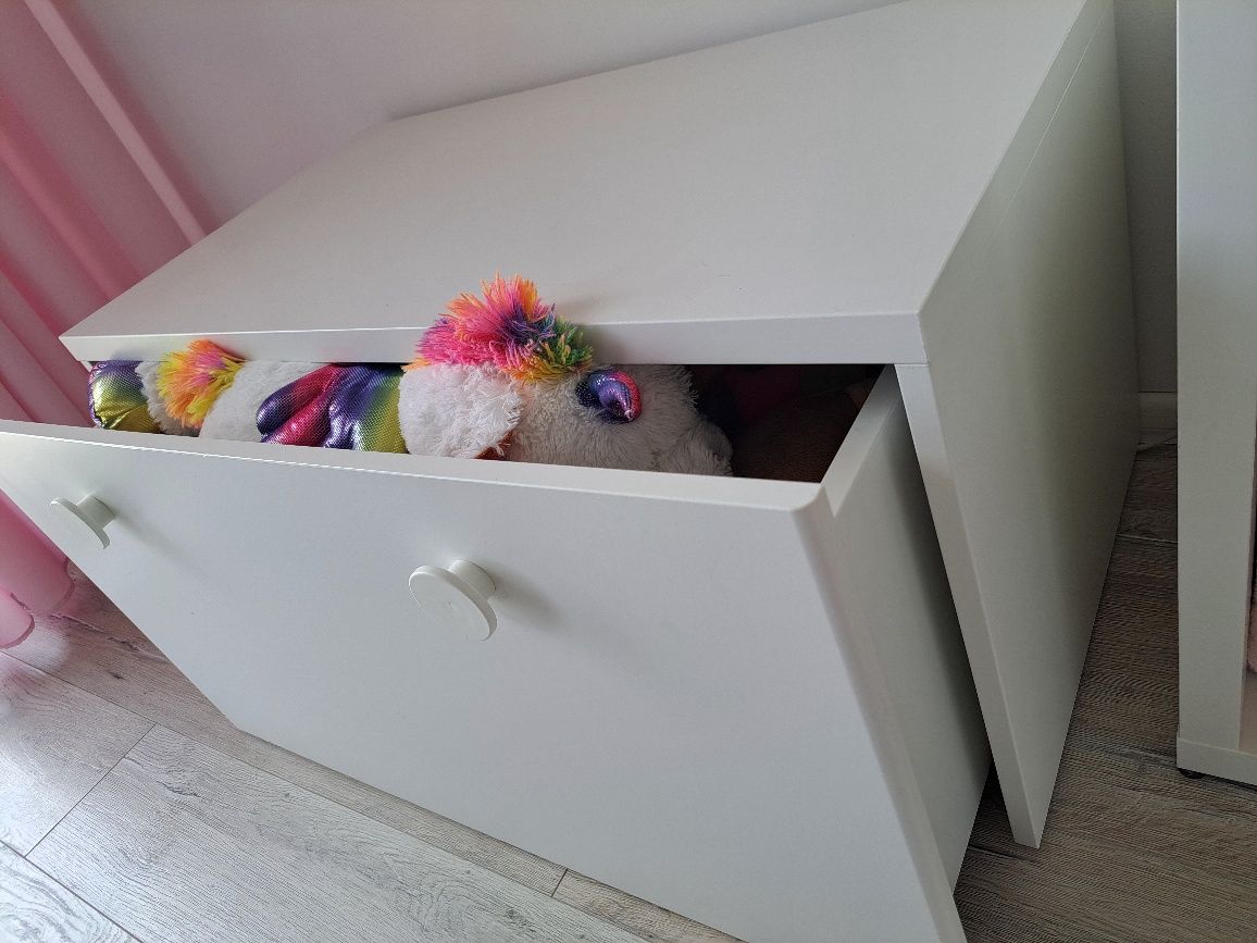 Ikea Stuva komplet mebli-dwie szafy, dwie ławy (jedna z pojemnikiem)