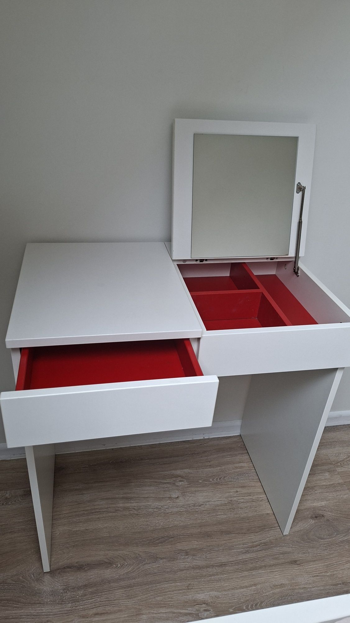Toaletka Brimnes ikea biurko