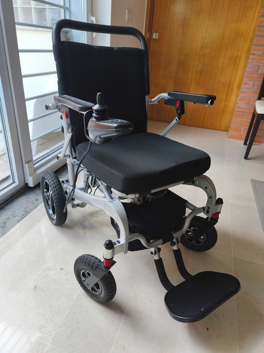 BIORT- Cadeira de Rodas Elétrica