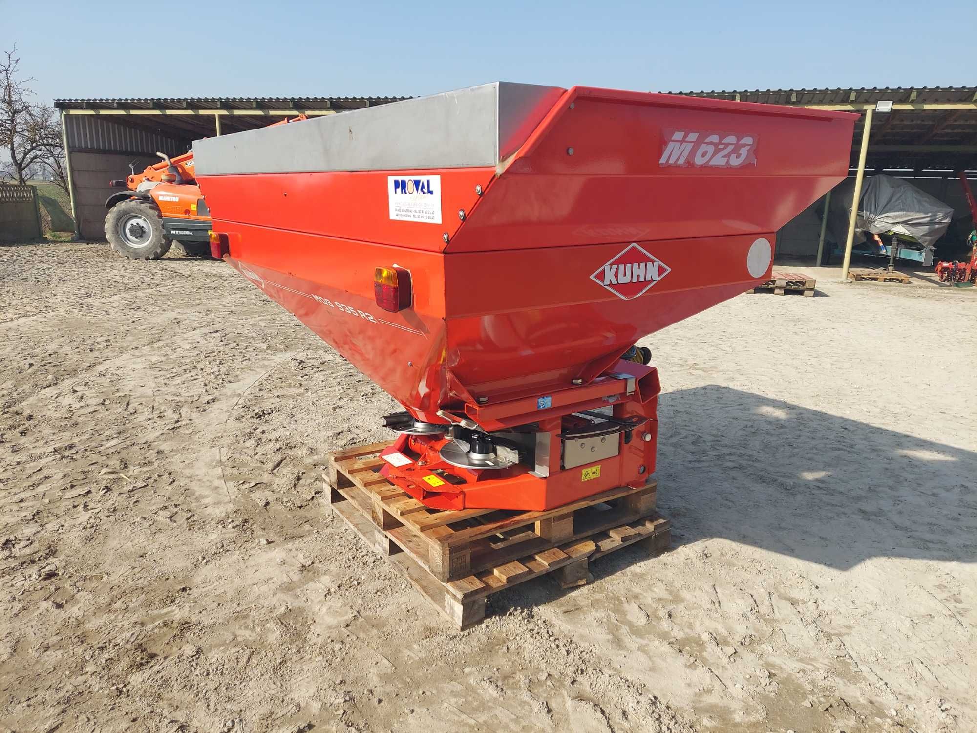 Rozsiewacz KUHN RAUCH mds  935 R2