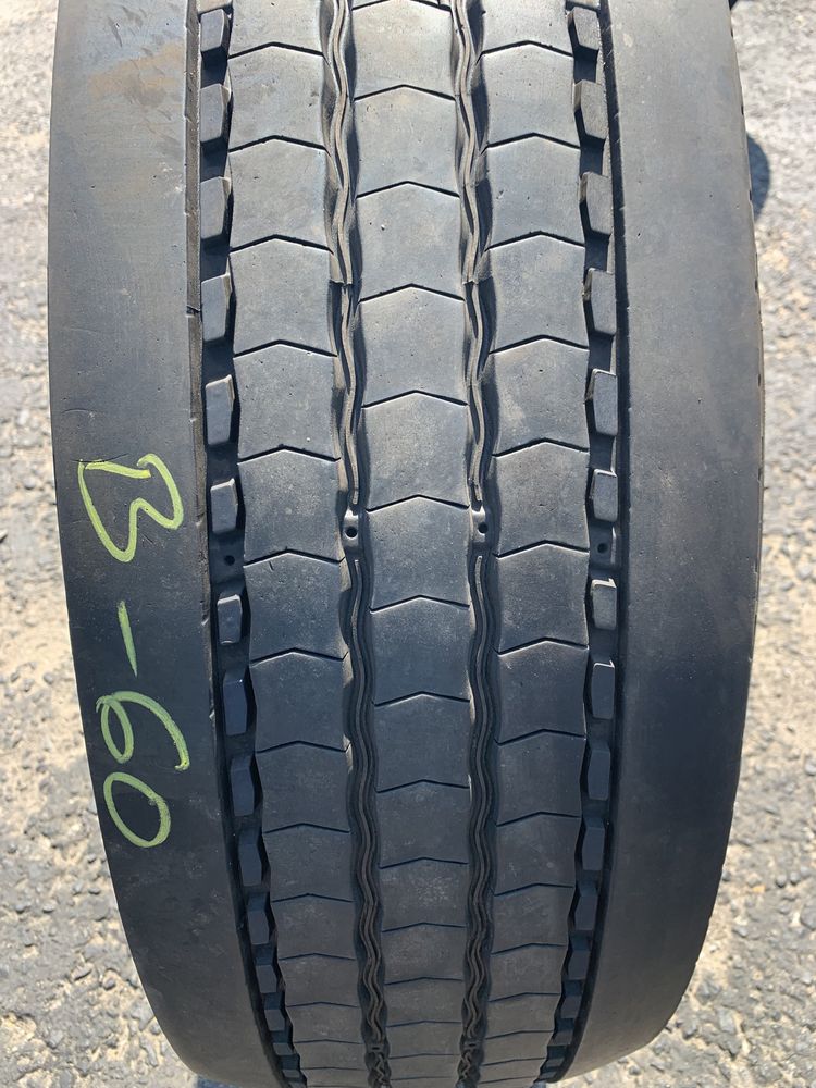 B60. 285/70/19,5 Michelin Xmulti Z