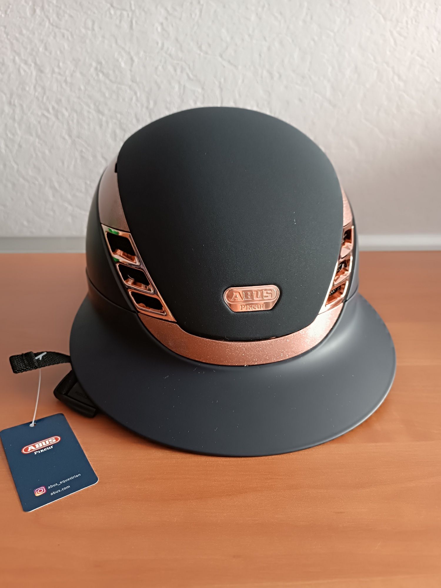 Nowy kask do jazdy konnej ABUS PIKEUR