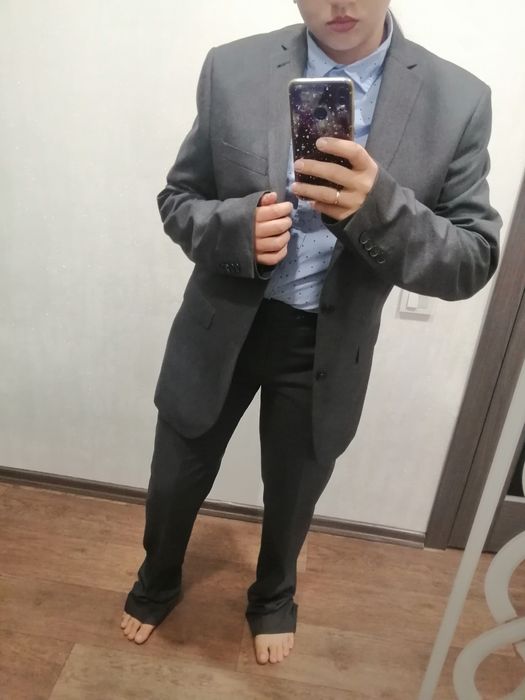 Размер L, 48. Современный Классический брючный костюм темно серого цве