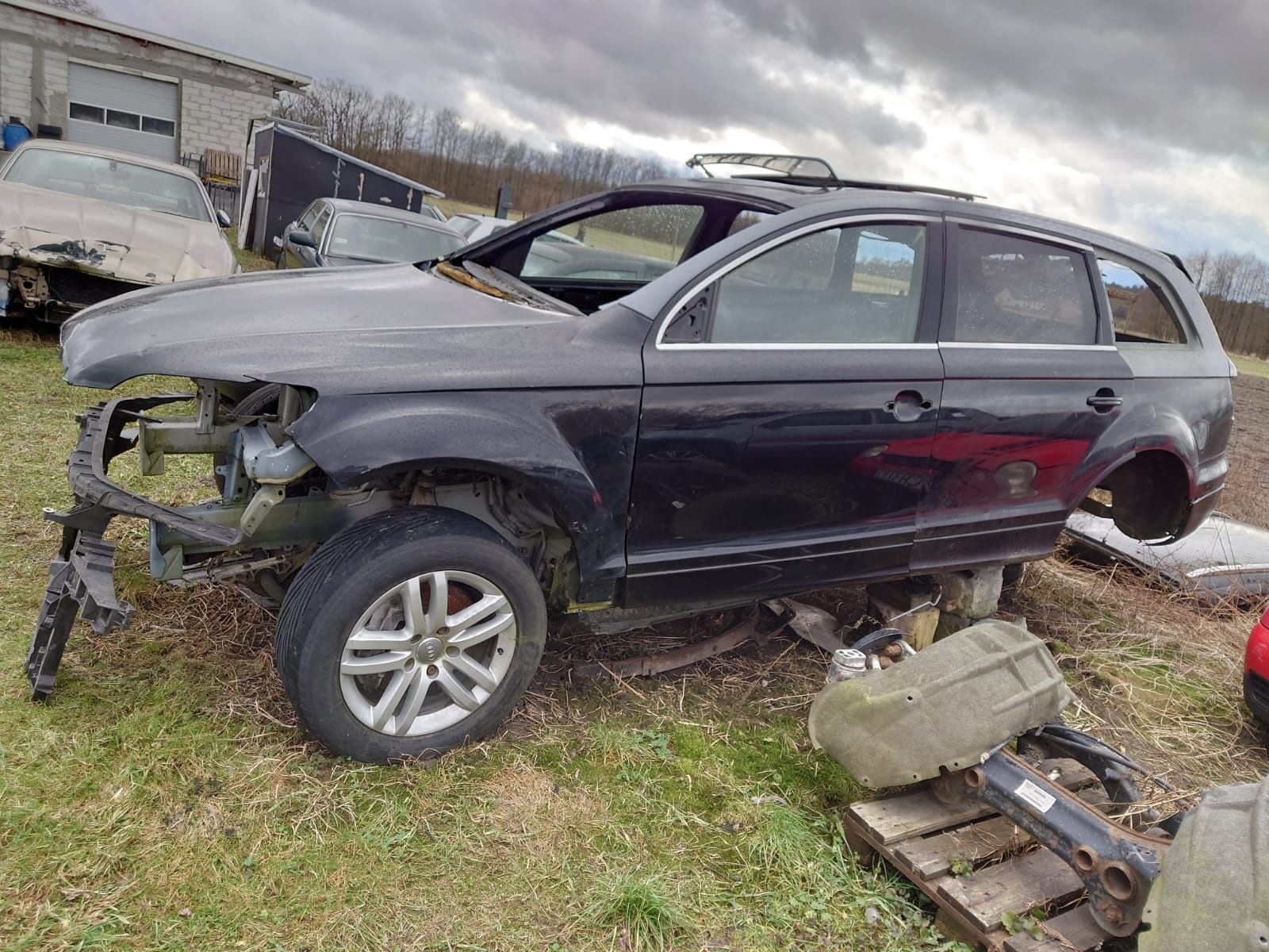 Karoseria drzwi klapa lusterko audi q7 lift