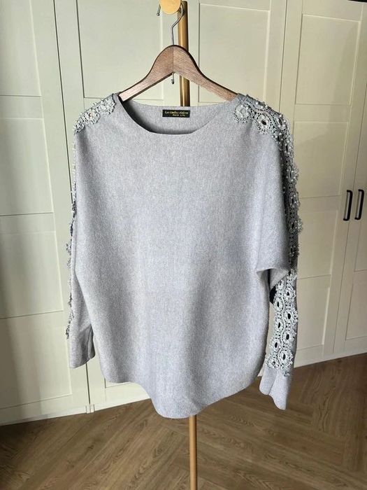 Szary sweter z wełny merino i kaszmiru marki Les Etoiles Claires