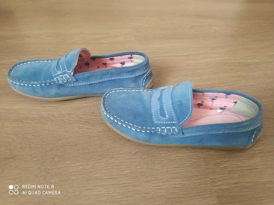 Замшеві лоферы-сліпони. туфлі для школярів. макасини