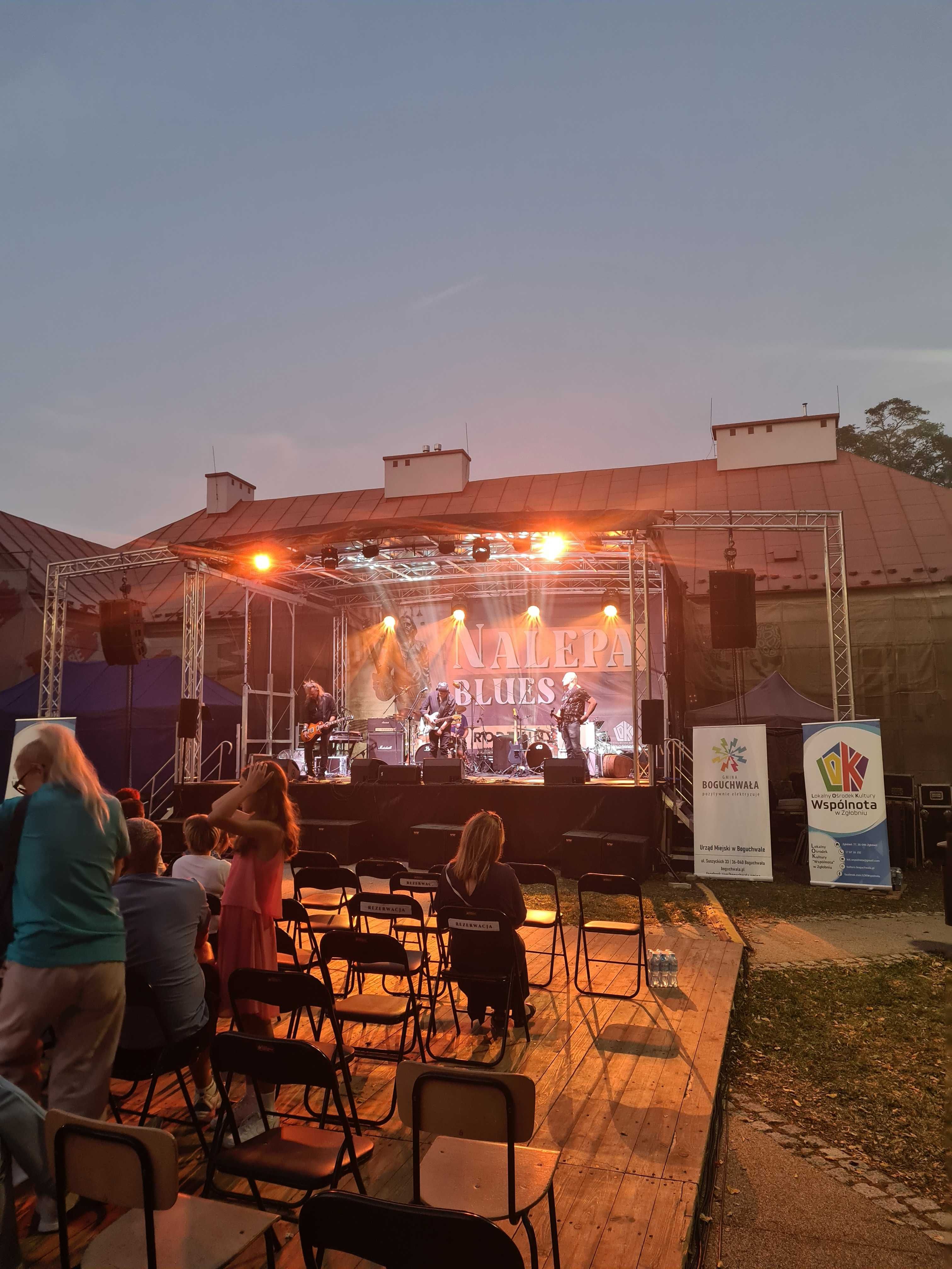 Scena mobilna 8x6 / oświetlenie / nagłośnienie / wynajem