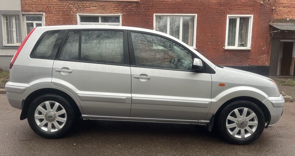 Форд Фюжион 1,6 -2011 рік