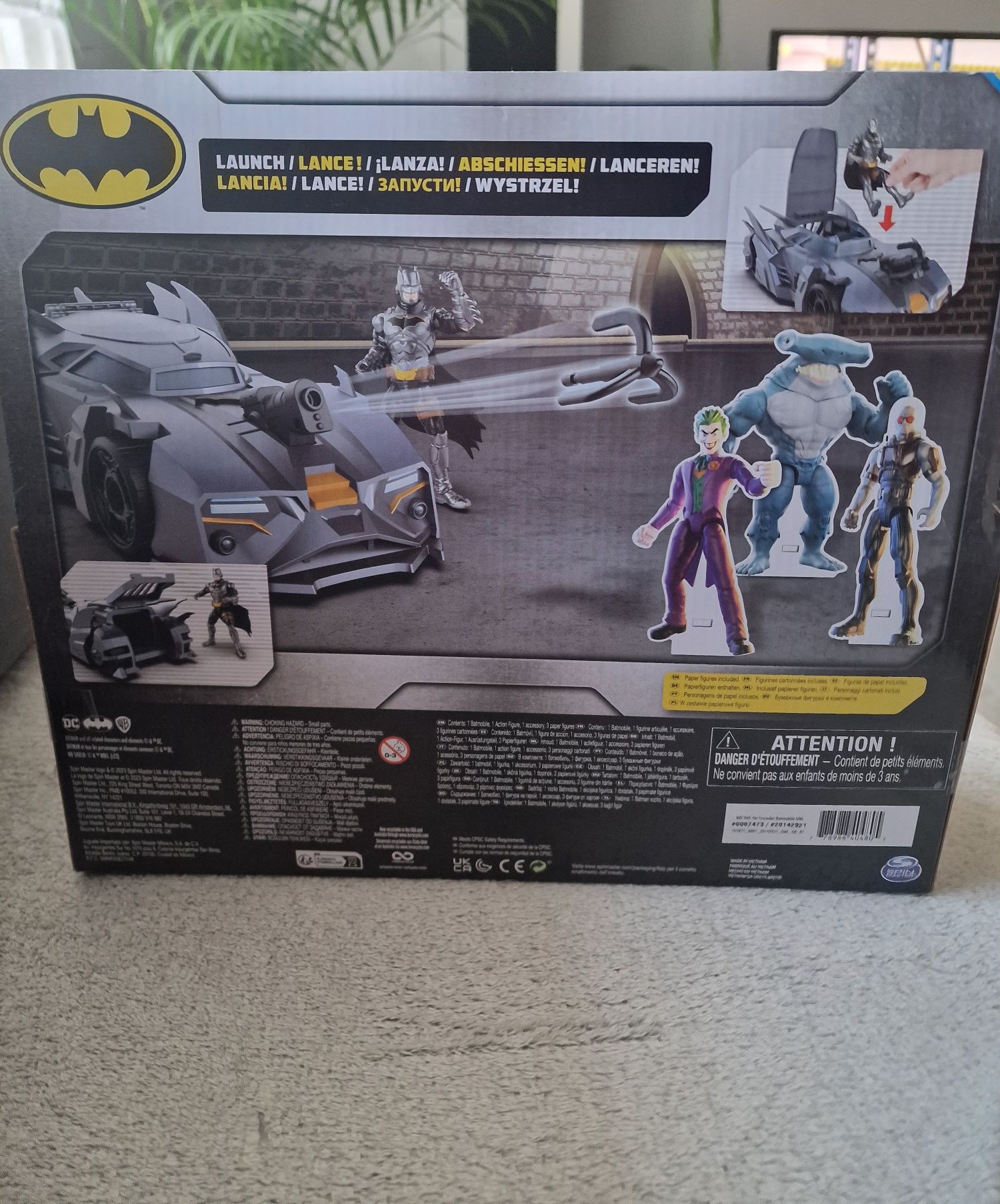 Pojazd Batmobile z figurką 10cm