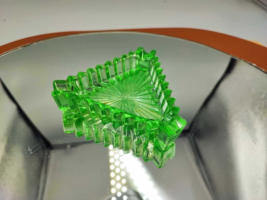 Popielniczka,huta Ząbkowice zielona