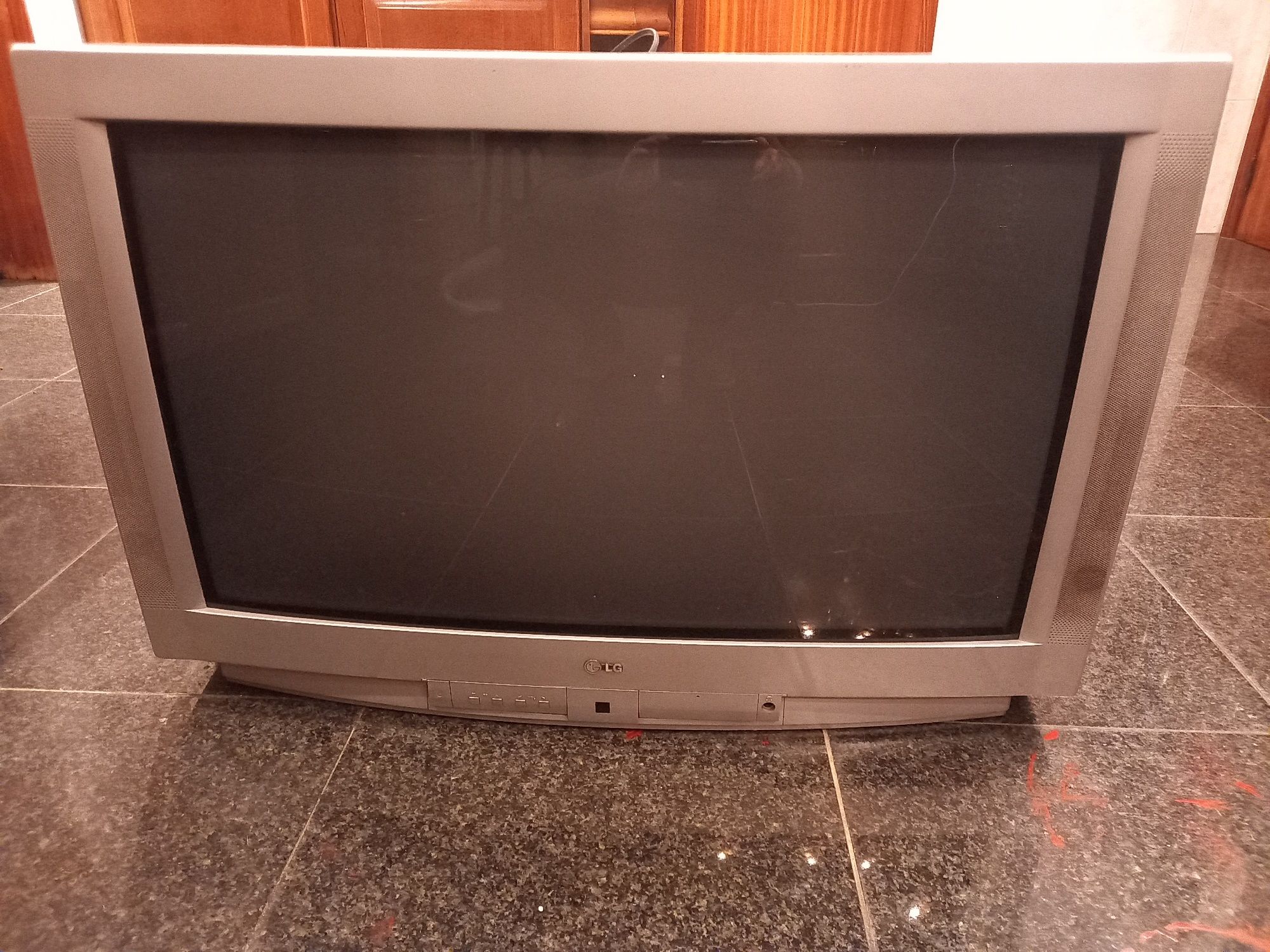 Televisão avariada marca LG