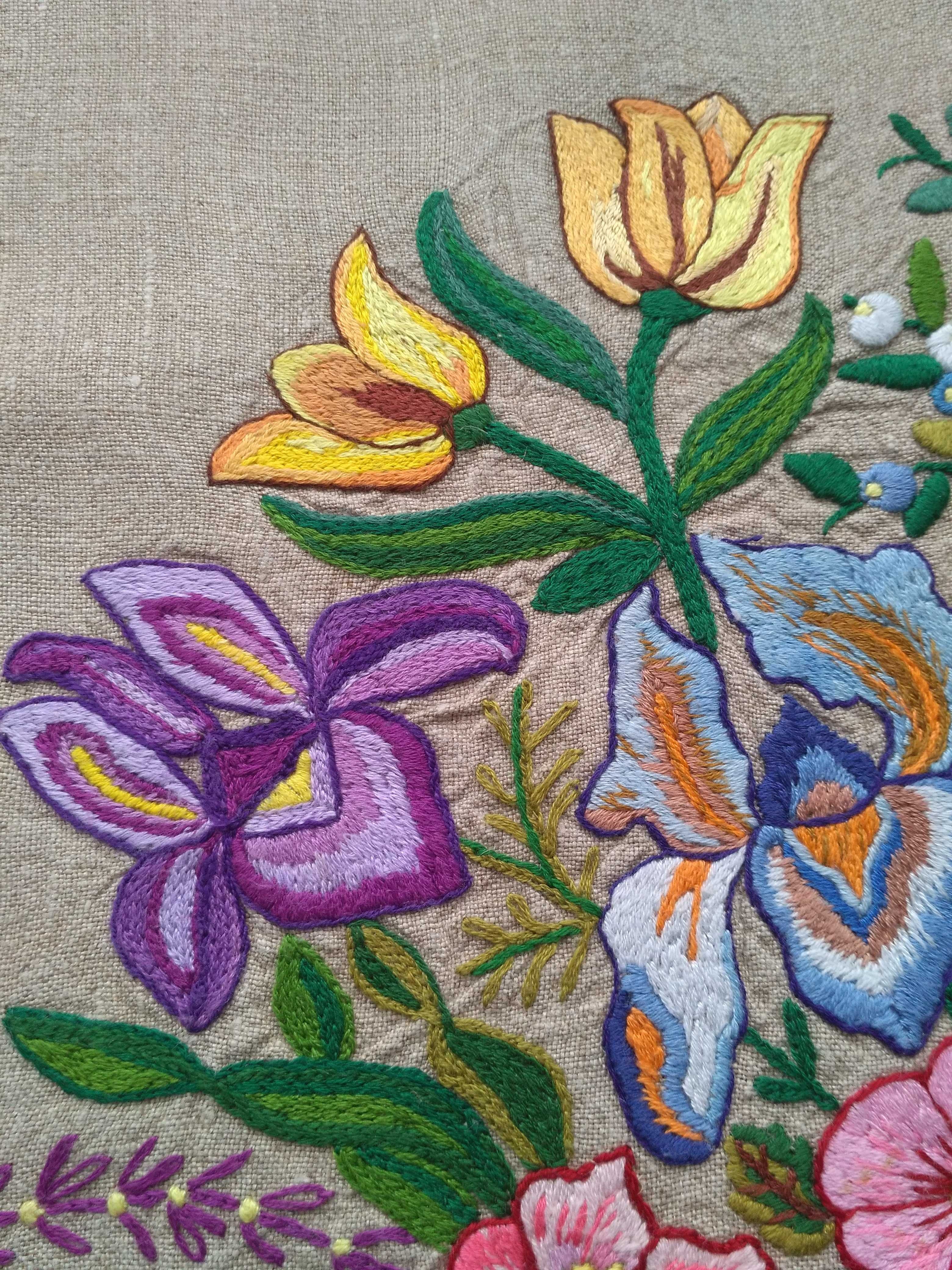 Kwiaty, haft na lnie, do dowolnego wykorzystania (poduszka, obraz)