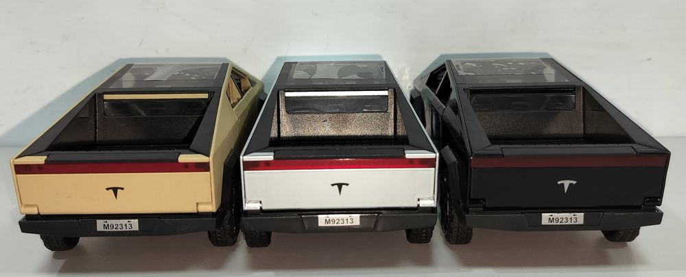 Tesla Cybertruck модель 1:28  ТМ АвтоЕксперт металлическая звук свет