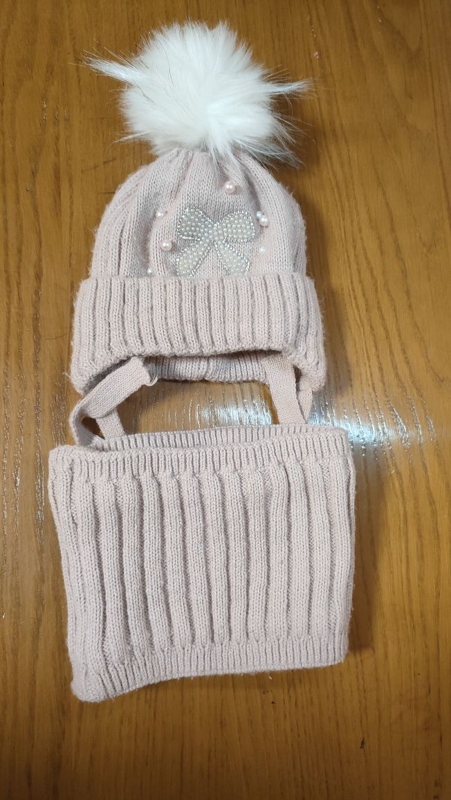Дитяча шапка та шарф на зиму в ідеальному стані