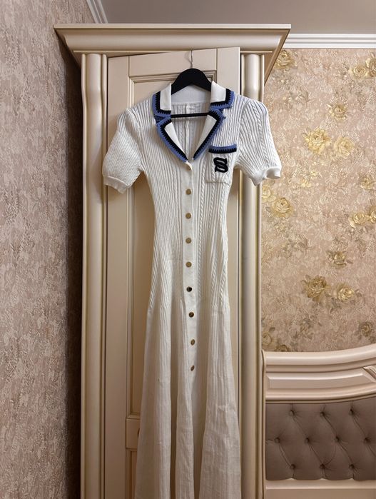 Сукня Sandro молочного коляру